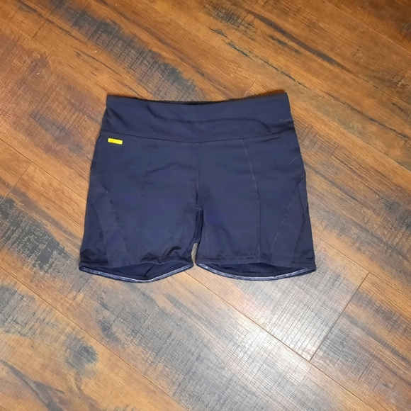 Lole Biker shorts with Mesh insert - Picture 3 of 6